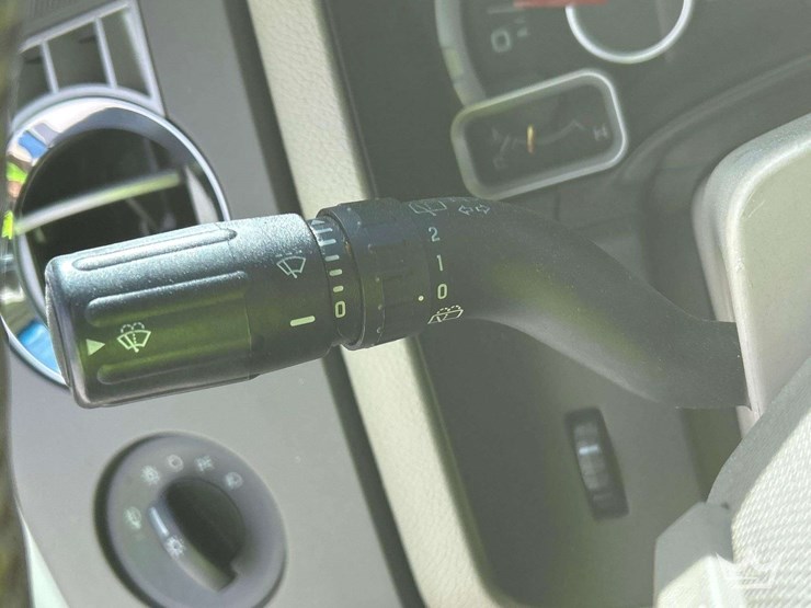 2014-ford-expedition-image-16