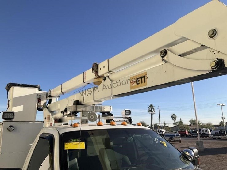 2015-ford-f550-image-12