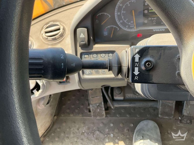 2015-volvo-l110h-image-11