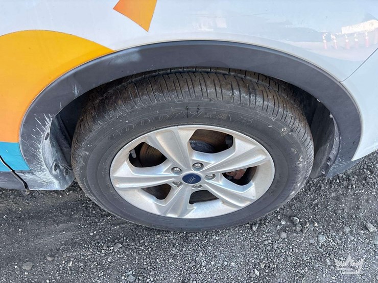 2016-ford-escape-image-24