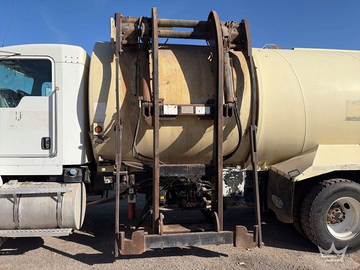 2011-kenworth-t400-image-27