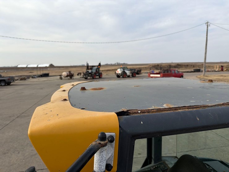 2016-deere-244k-image-50