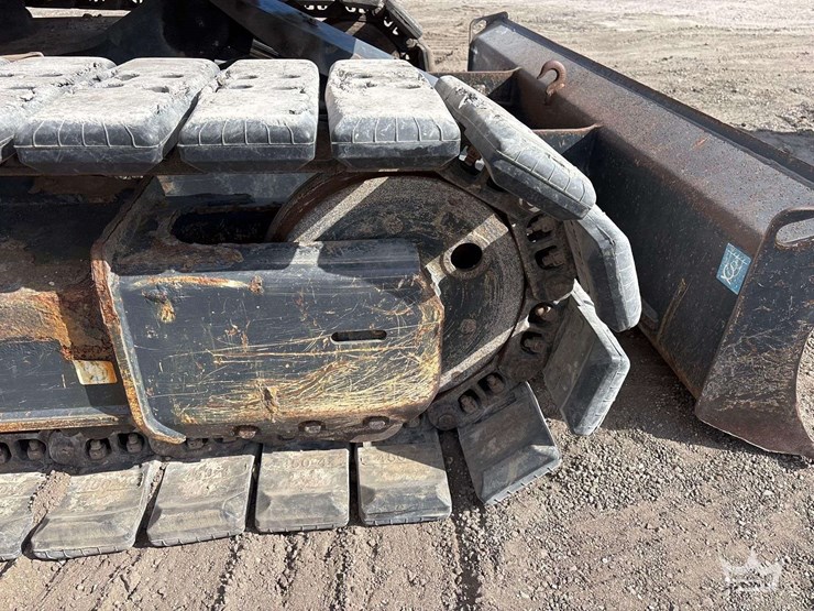 2016-deere-85g-image-16