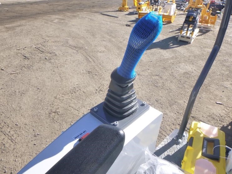 bttl-et15h-6-hydraulic-excavator-image-21