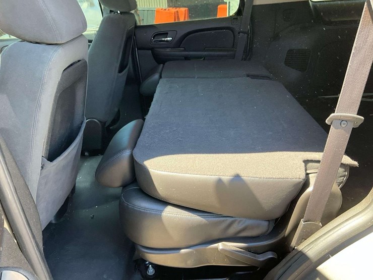 2009-chevrolet-tahoe-image-21