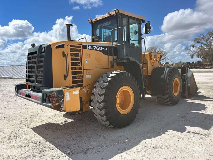 2014-hyundai-hl760-9a-image-3