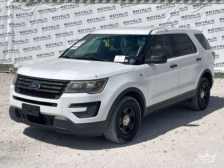 2016-ford-explorer-image-1