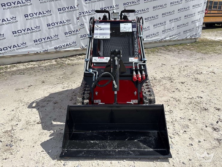 2025-ht360w-mini-walk-behind-track-loader-skid-steer-image-40
