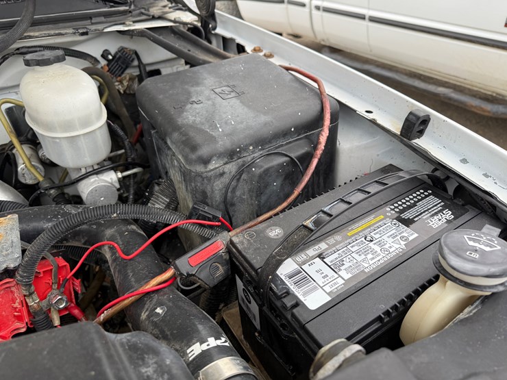 2005-gmc-2500-image-71