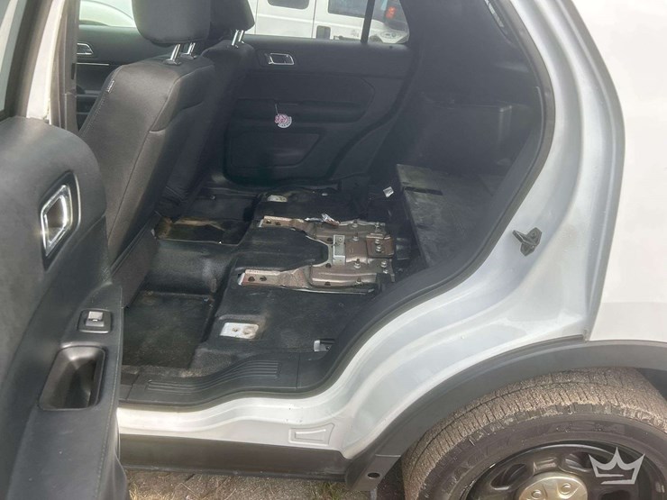 2018-ford-explorer-image-23