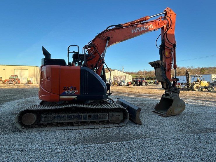 hitachi-zx135us-6-image-5