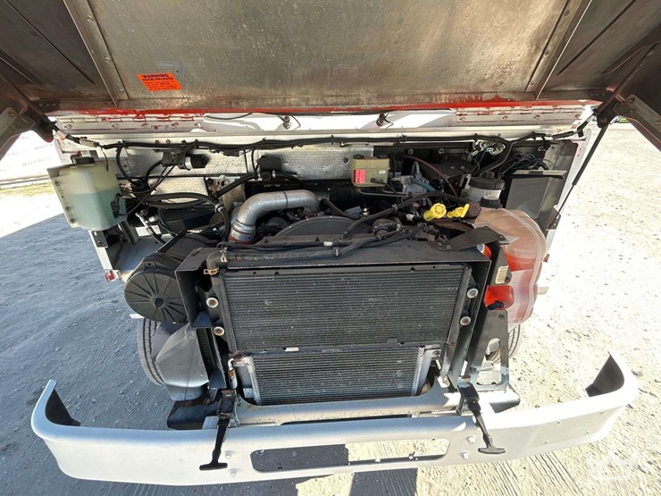 2010-workhorse-w62-image-9