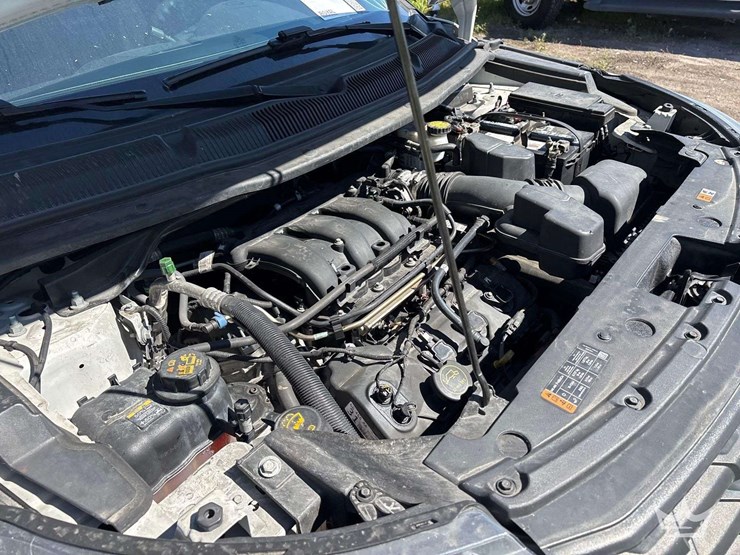 2018-ford-explorer-image-8