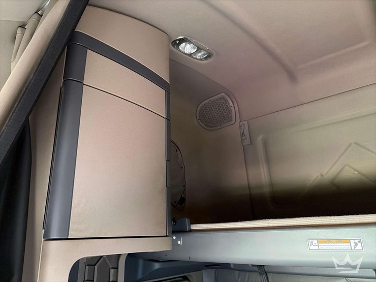 2018-freightliner-cascadia-125-image-19