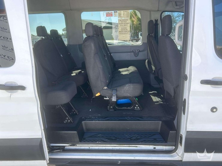 2016-ford-transit-image-21