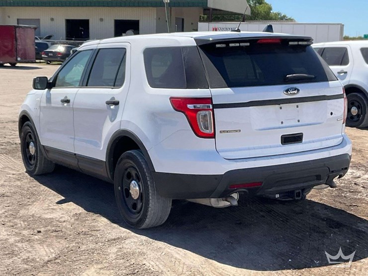 2015-ford-explorer-image-4