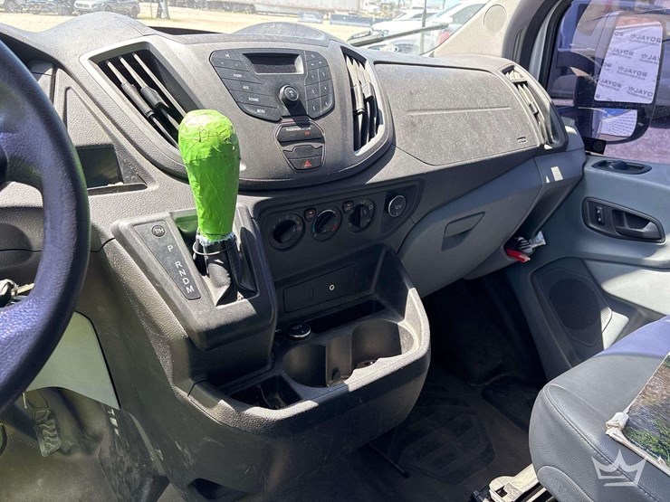 2016-ford-transit-image-16