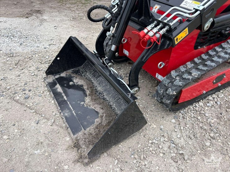 2025-ht360w-mini-stand-on-track-loader-skid-steer-image-11