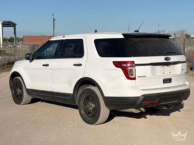2015-ford-explorer-image-4
