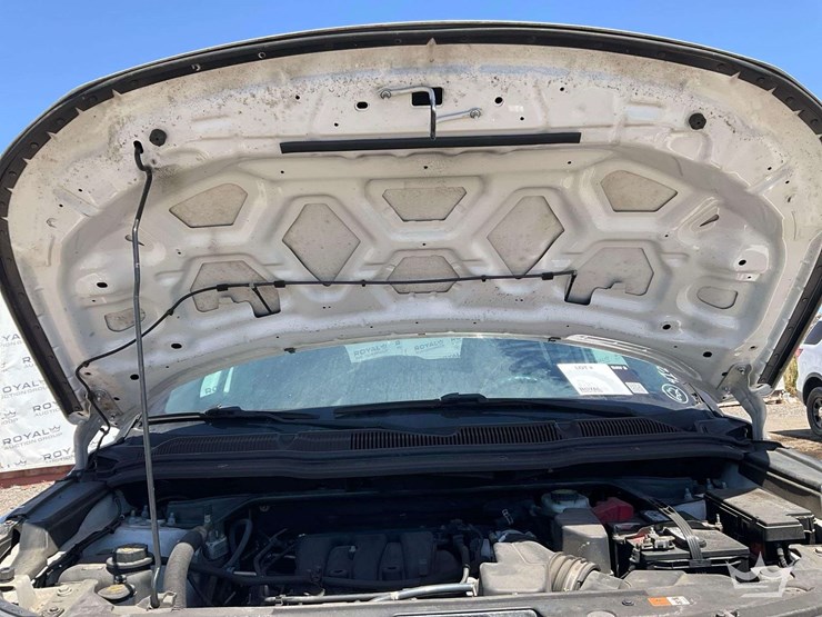 2016-ford-explorer-image-11