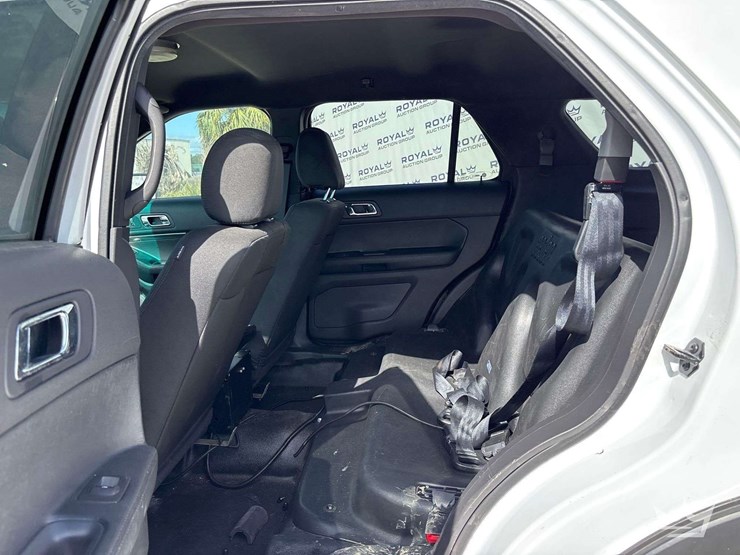 2015-ford-explorer-image-19