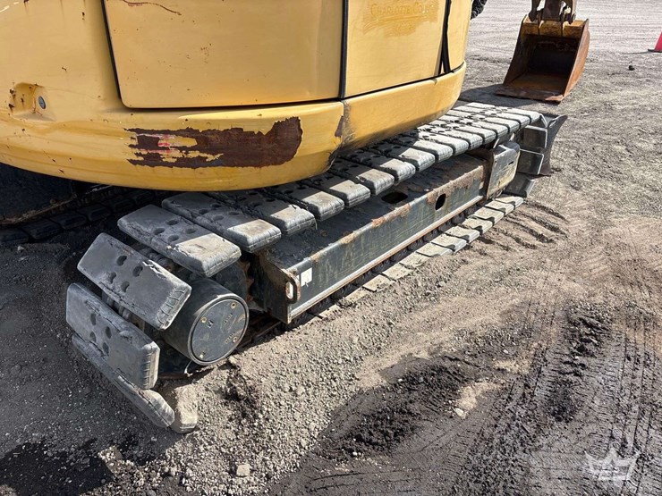 2016-deere-85g-image-14