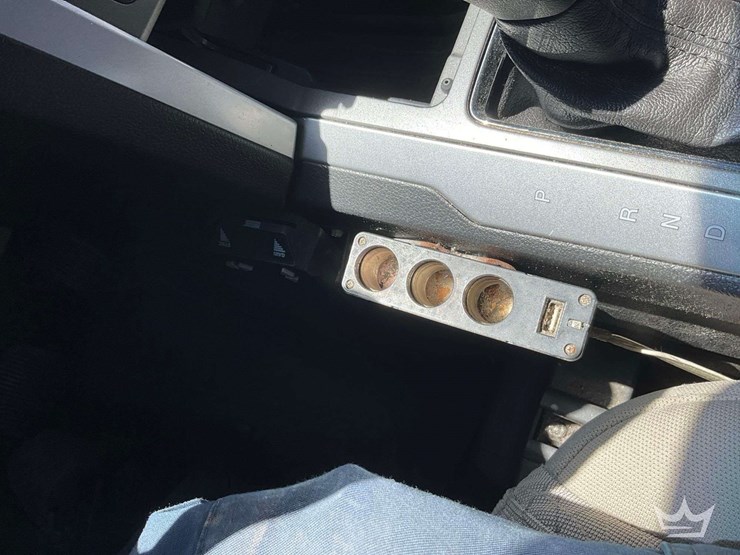 2014-ford-explorer-image-21