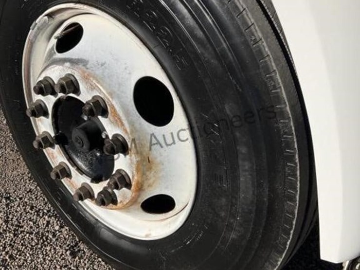 2008-ford-f650-image-9