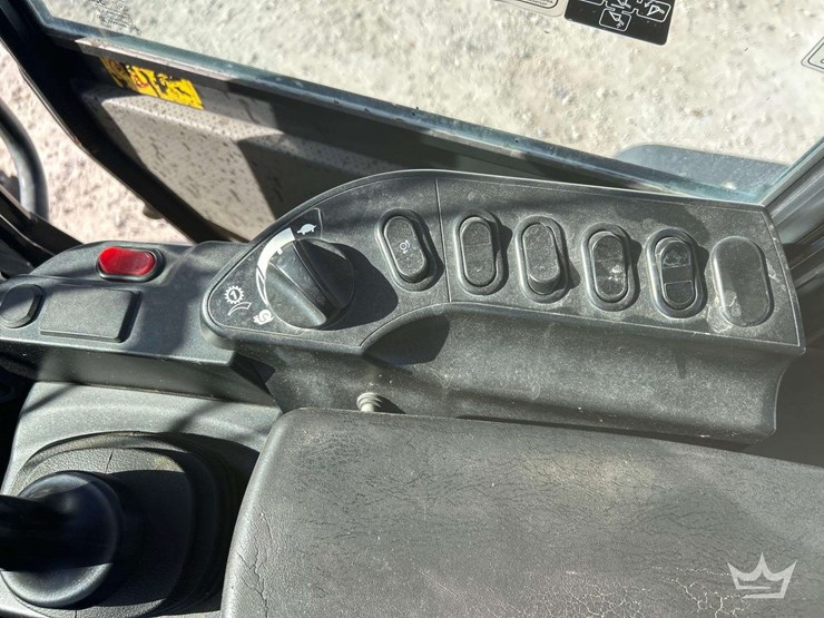 2016-komatsu-wa320-8-image-20