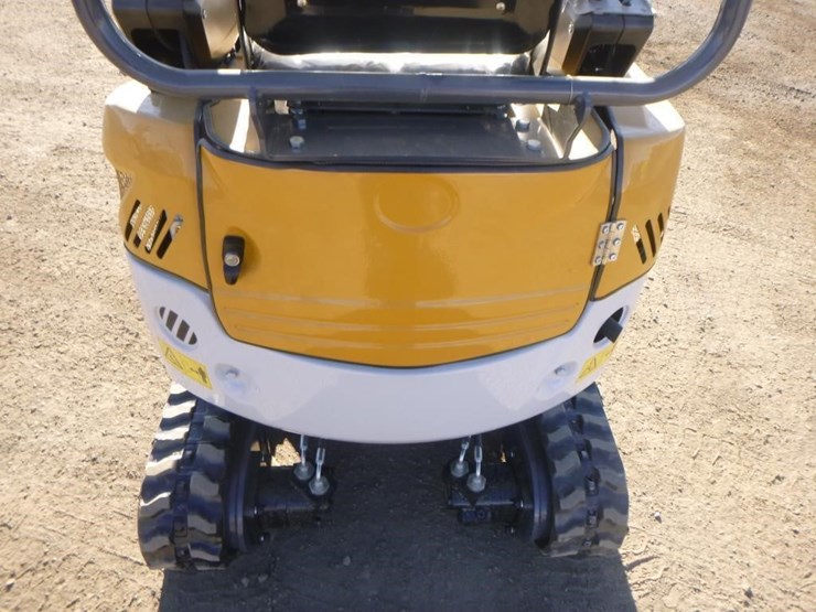 me20-hydraulic-excavator-image-18