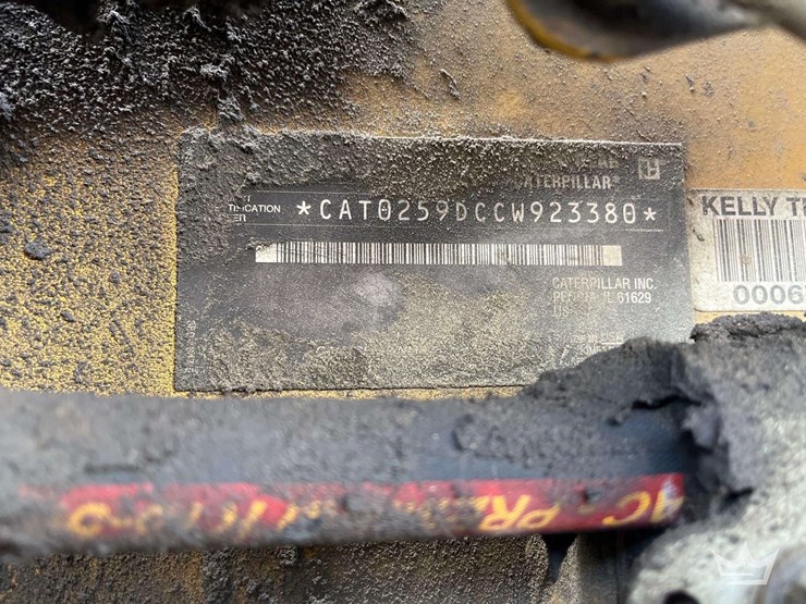 2023-caterpillar-259d3-image-24