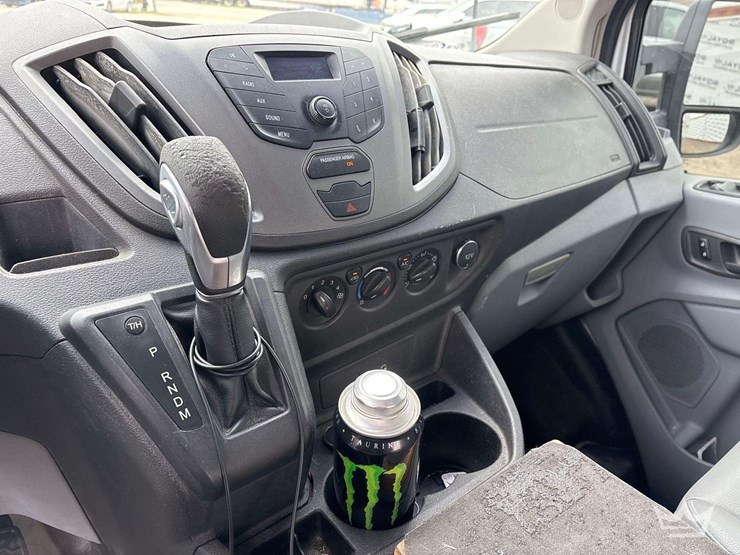 2016-ford-transit-image-19