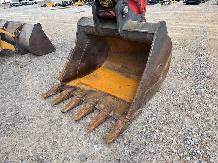 2023-komatsu-pc210-image-17