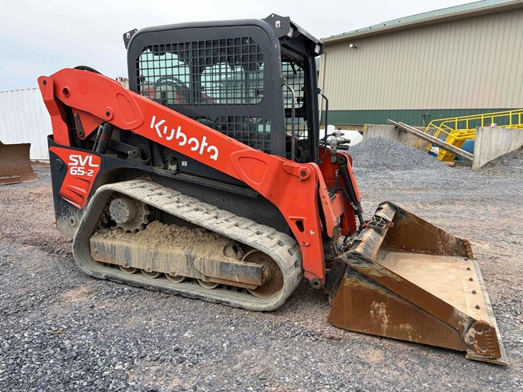 2022-kubota-svl65-2-image-3