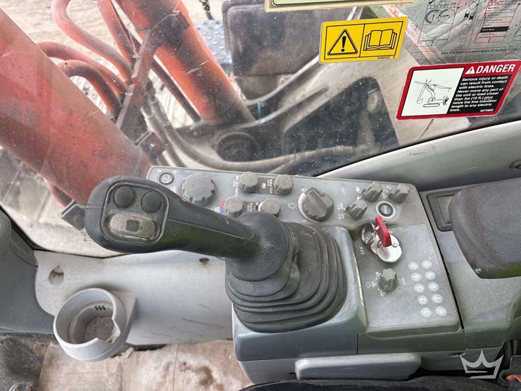 2018-hitachi-zx300-lc-6n-image-20