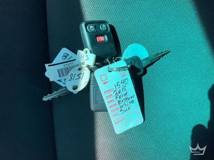 2015-ford-explorer-image-36