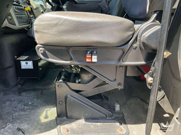 2015-international-durastar-4300-image-15