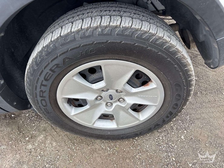 2013-ford-explorer-image-22