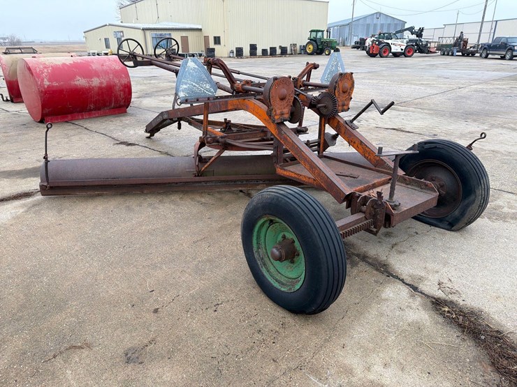 northfield-iron-company-#33-14ft-pull-type-road-grader-image-3