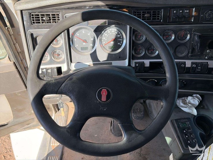 2011-kenworth-t400-image-19