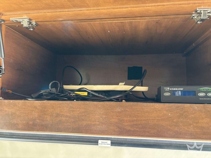 2018-freightliner-thor-venetian-400xcr-a40-41ft.-class-a-motorhome-image-55