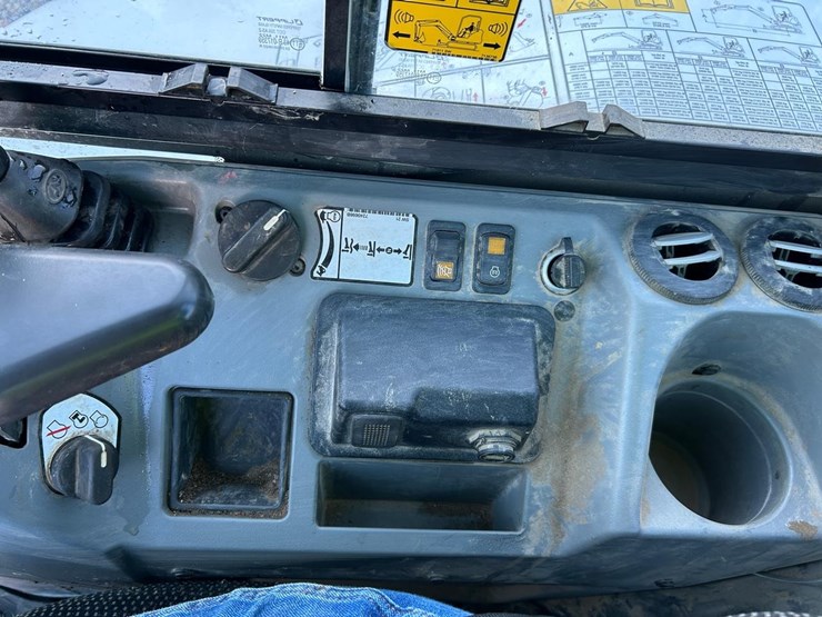 2022-bobcat-e50-image-24