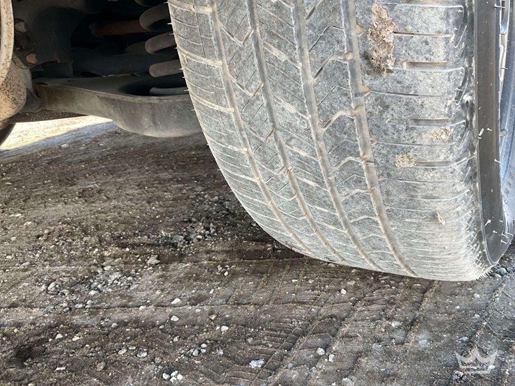 2016-ford-explorer-image-34