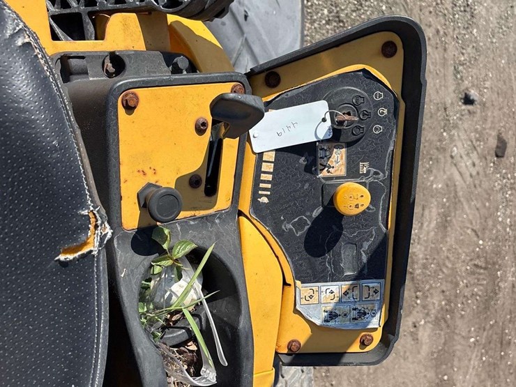 2019-cub-cadet-ultima-zt-1-50in-zero-turn-mower.-image-13