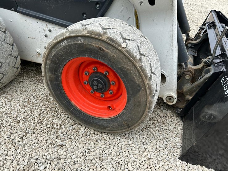 2023-bobcat-s76-image-12