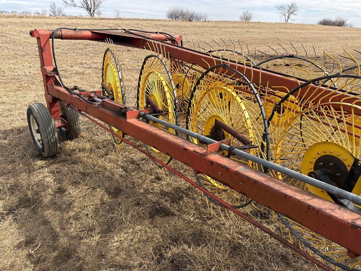 h&s-18-wheel-pull-type-rake-image-14