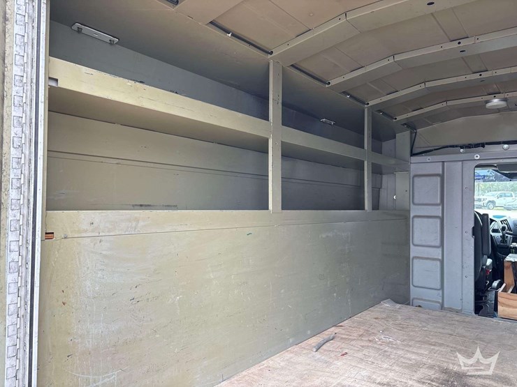 2016-ford-transit-image-13