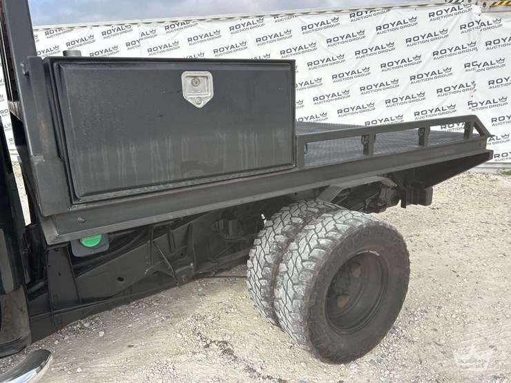 2015-gmc-sierra-3500-image-26