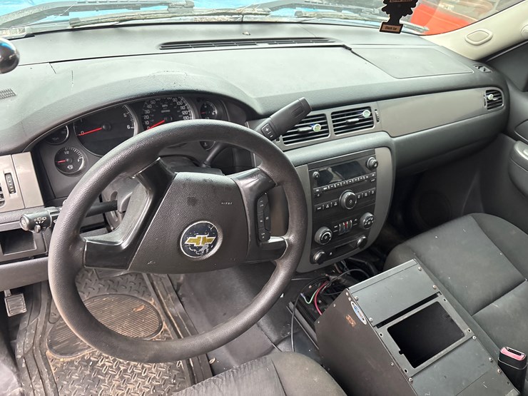 2011-chevrolet-tahoe-image-7