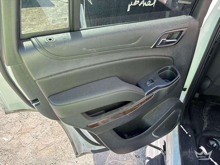 2019-chevrolet-tahoe-image-18